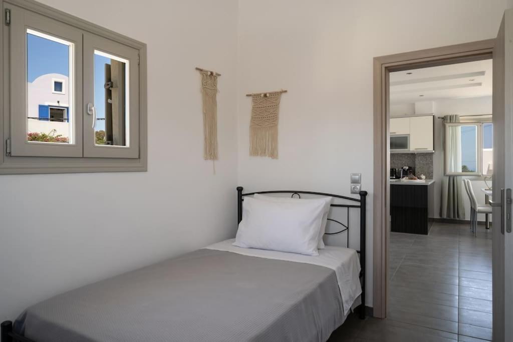 In The Heart Of Fira & Free Pool - Nychteri Suite Zewnętrze zdjęcie
