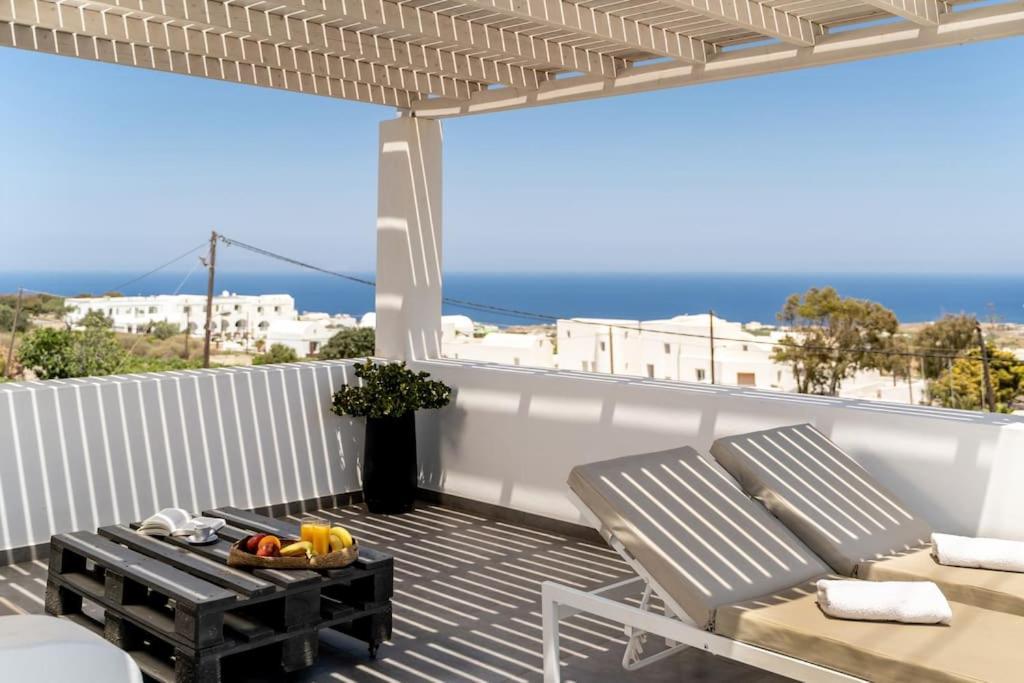 In The Heart Of Fira & Free Pool - Nychteri Suite Zewnętrze zdjęcie