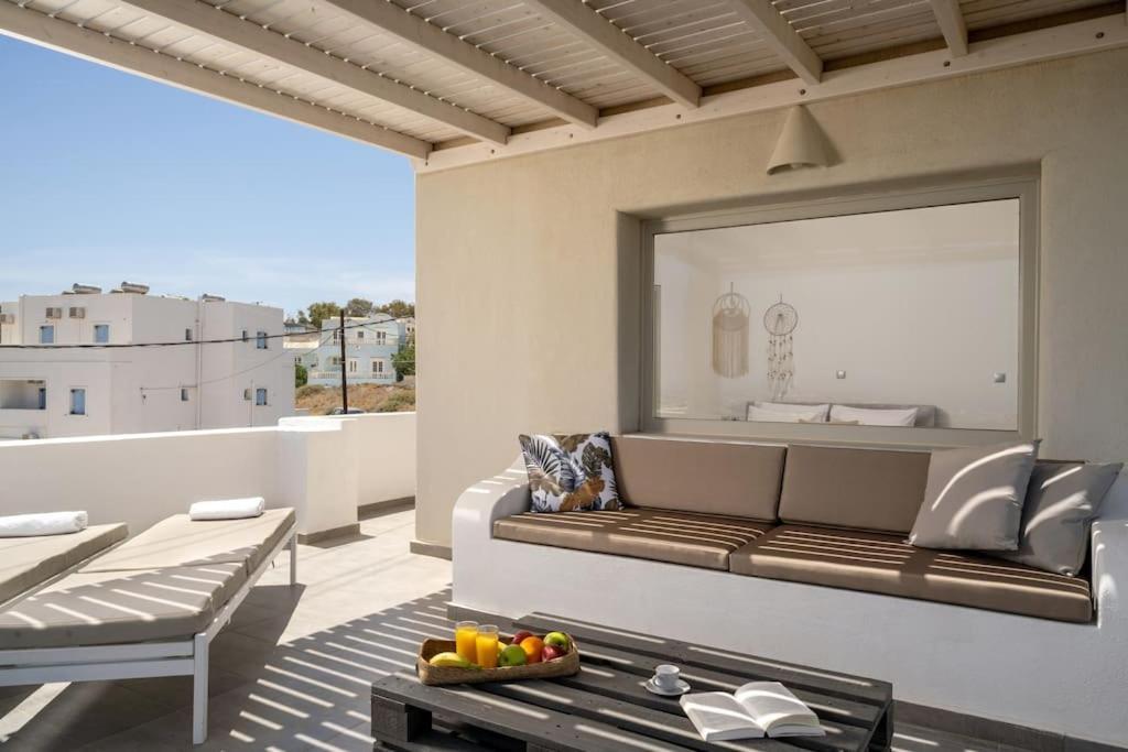 In The Heart Of Fira & Free Pool - Nychteri Suite Zewnętrze zdjęcie